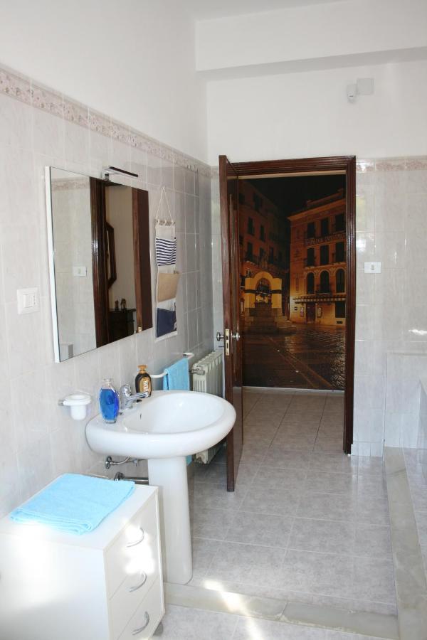 La Casa Dei Nonni Villa อีเกลเซียส ภายนอก รูปภาพ